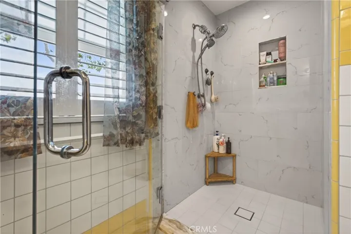 135 S Canon Drive, Beverly Hills, California 90212