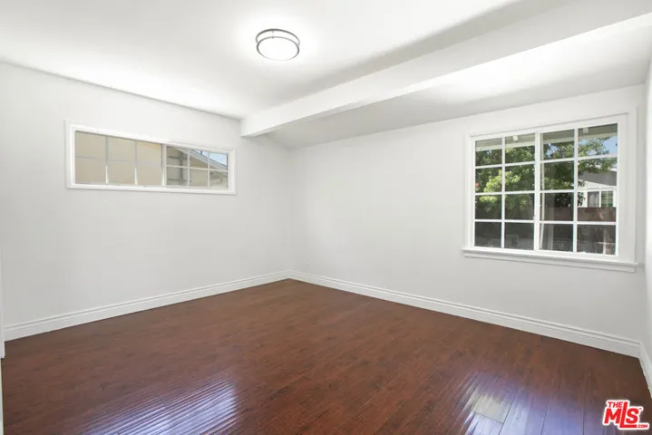 19027 Wyandotte Street, Reseda, California 91335
