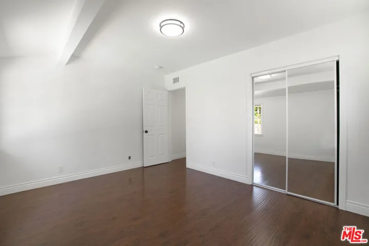 19027 Wyandotte Street, Reseda, California 91335