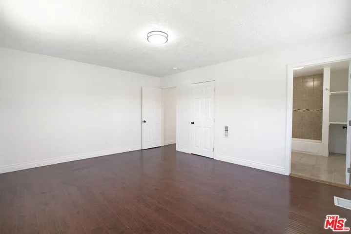 19027 Wyandotte Street, Reseda, California 91335