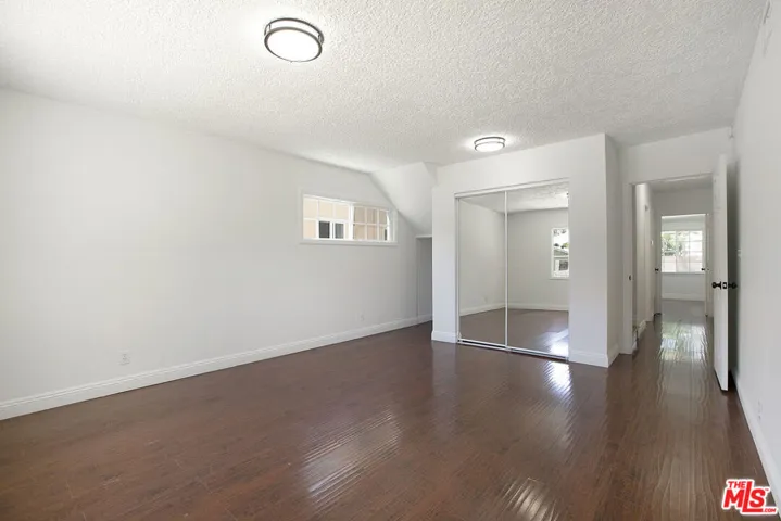 19027 Wyandotte Street, Reseda, California 91335