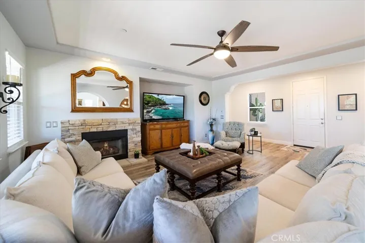 1943 James Gaynor, Fallbrook, California 92028