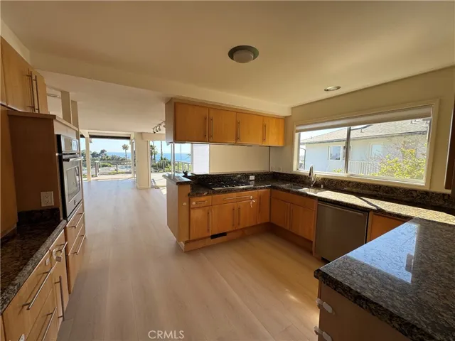 364 Ledroit Street, Laguna Beach, California 92651