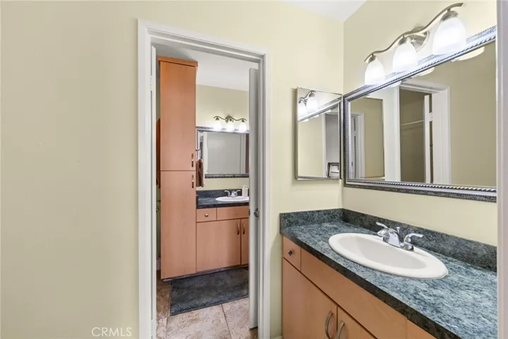 Private 1/4 bath off of Primary bed