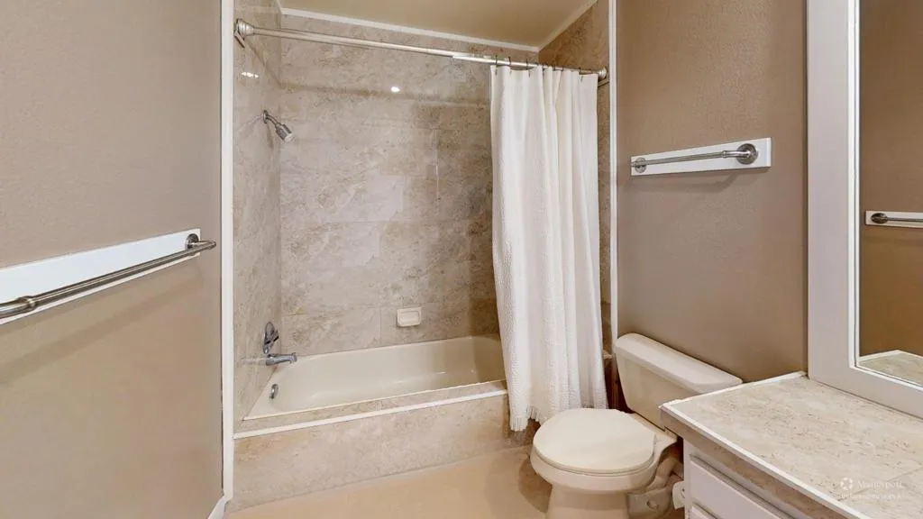 30-Lake-Shore-Dr-6-19-26-Bathroom-Defurn