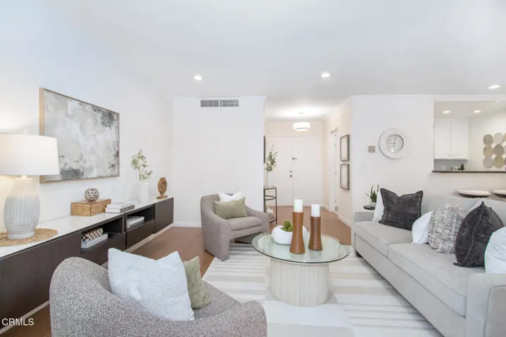 web_8_LivingRoom