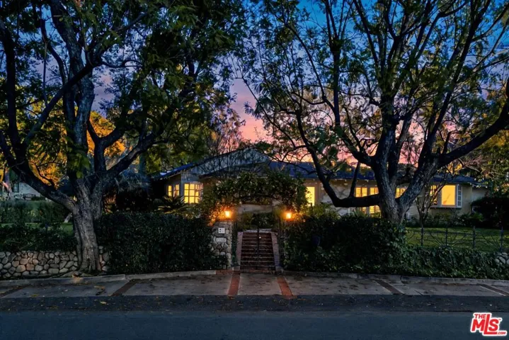 13166 Valley Vista Boulevard, Studio City, California 91604