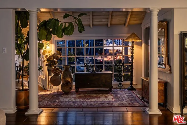 13166 Valley Vista Boulevard, Studio City, California 91604