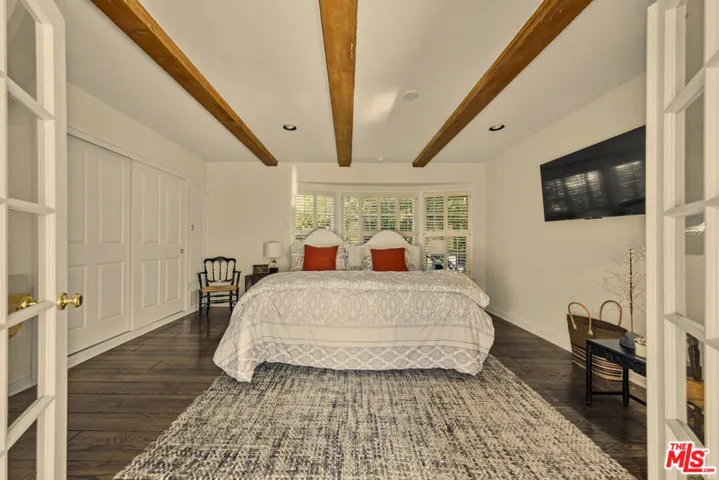 13166 Valley Vista Boulevard, Studio City, California 91604