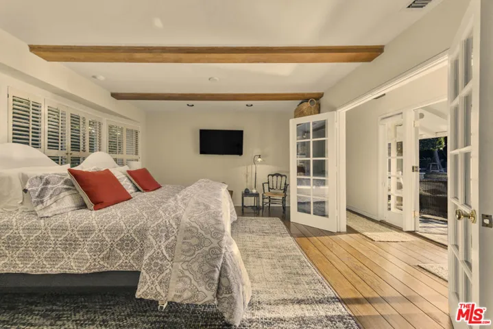 13166 Valley Vista Boulevard, Studio City, California 91604