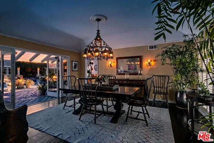13166 Valley Vista Boulevard, Studio City, California 91604