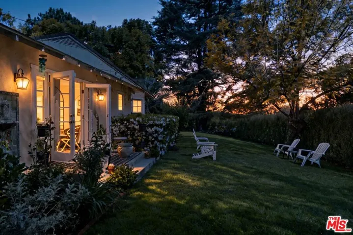 13166 Valley Vista Boulevard, Studio City, California 91604