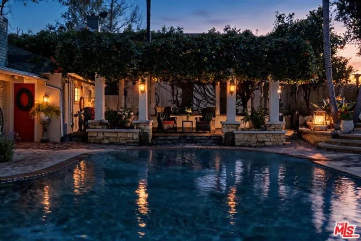 13166 Valley Vista Boulevard, Studio City, California 91604