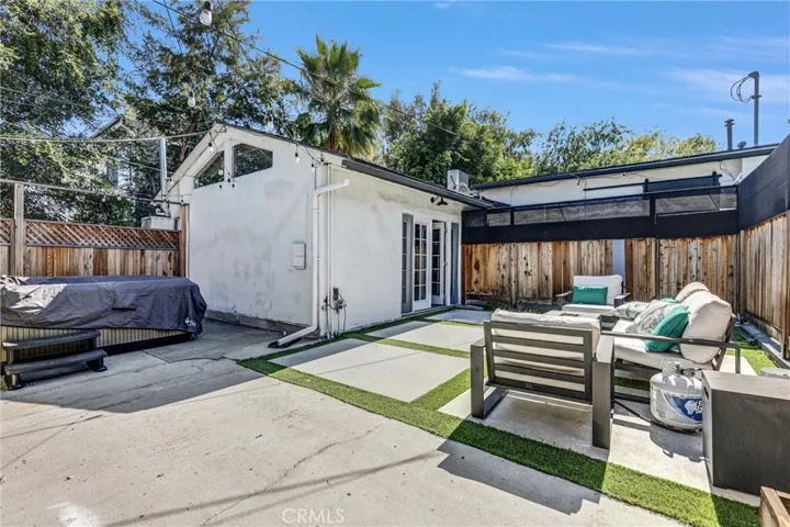 6512 Coldwater Canyon Avenue, Valley Glen, California 91606
