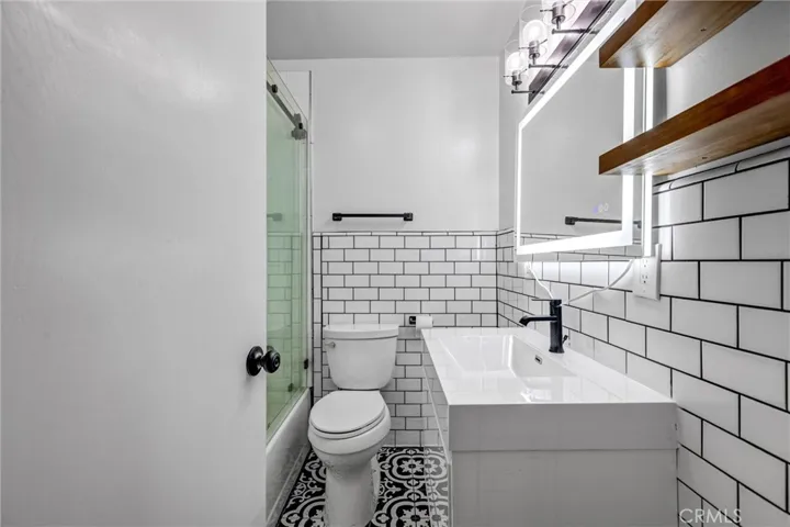 6512 Coldwater Canyon Avenue, Valley Glen, California 91606