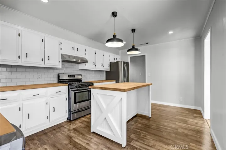 6512 Coldwater Canyon Avenue, Valley Glen, California 91606