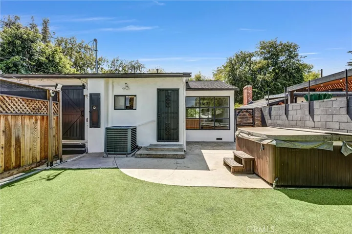 6512 Coldwater Canyon Avenue, Valley Glen, California 91606