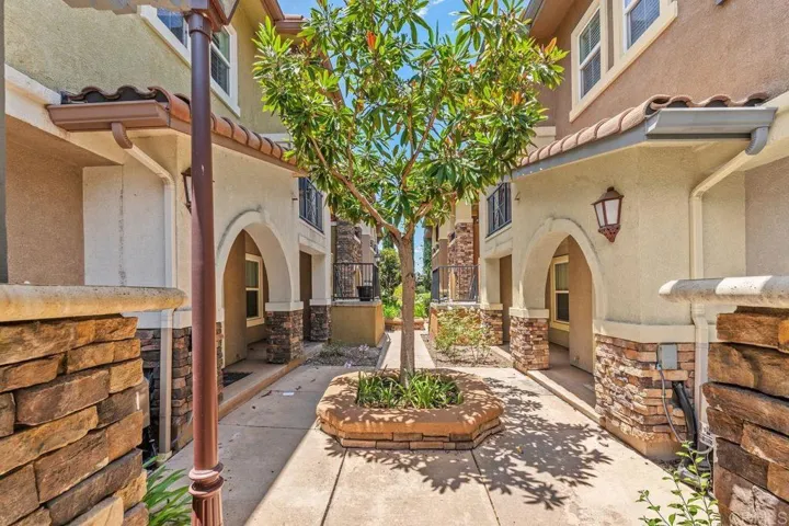 54 Via Sovana, Santee, California 92071