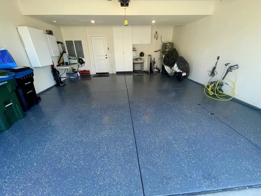 2-CAR GARAGE