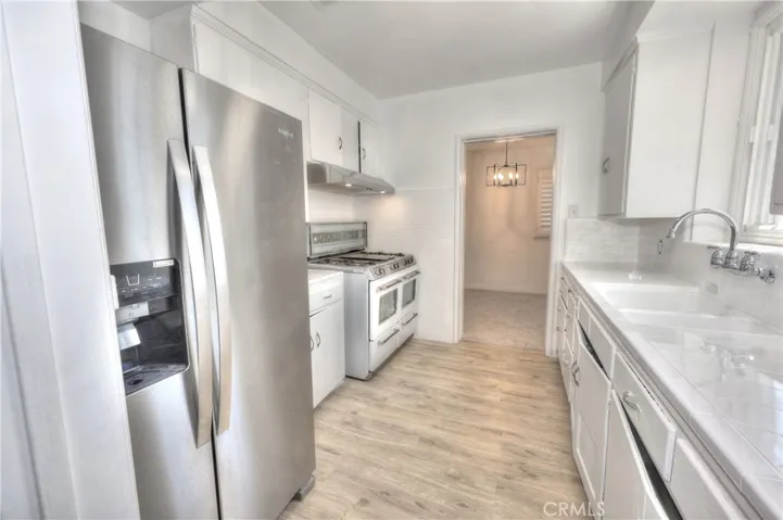 8725 S Gramercy Place, Los Angeles, California 90047