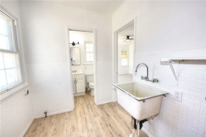 8725 S Gramercy Place, Los Angeles, California 90047