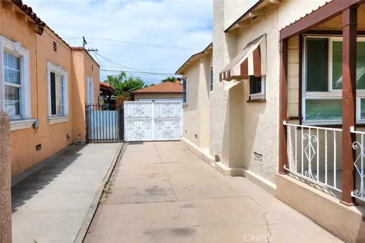 8725 S Gramercy Place, Los Angeles, California 90047