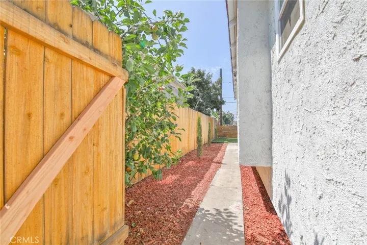 1471 E 41st, Los Angeles, California 90011