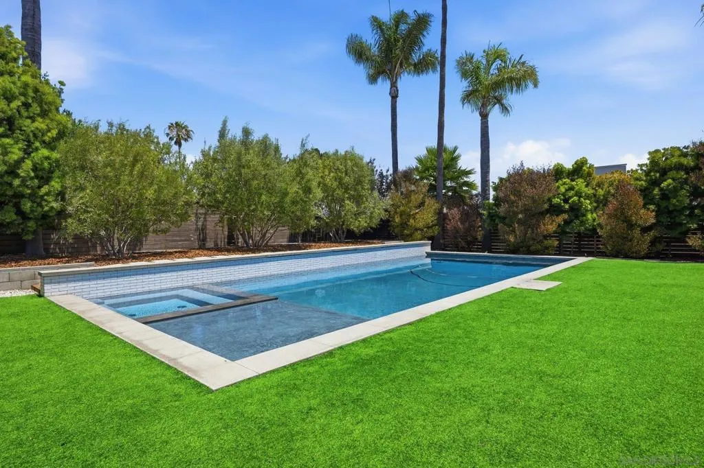 Swimming Pool/Hot Tub/Sauna