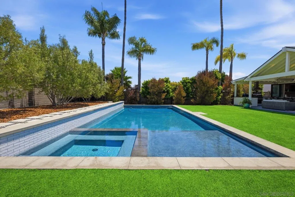 Swimming Pool/Hot Tub/Sauna