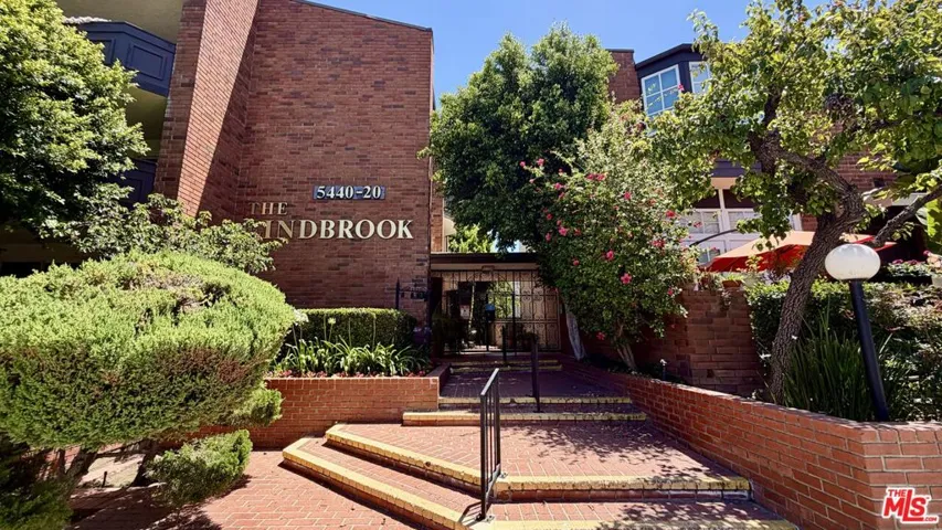 5420 Lindley Avenue 21, Encino, California 91316