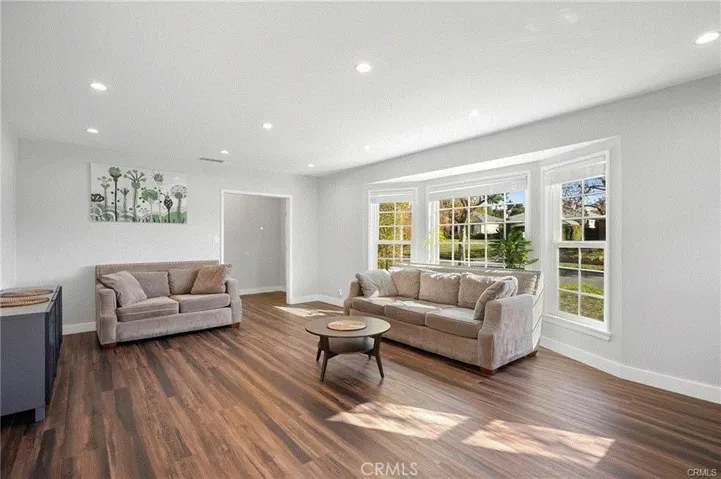 505 Cambridge Drive, Burbank, California 91504