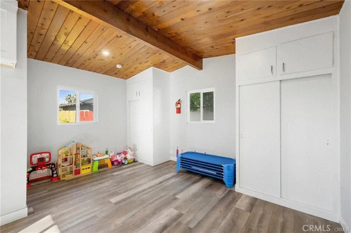 505 Cambridge Drive, Burbank, California 91504