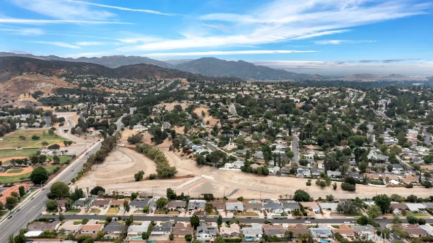 24336 Hartland Street, West Hills, California 91307