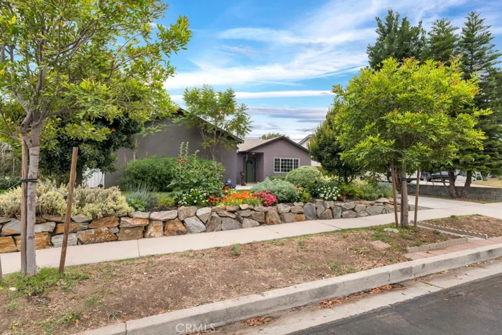 24336 Hartland Street, West Hills, California 91307