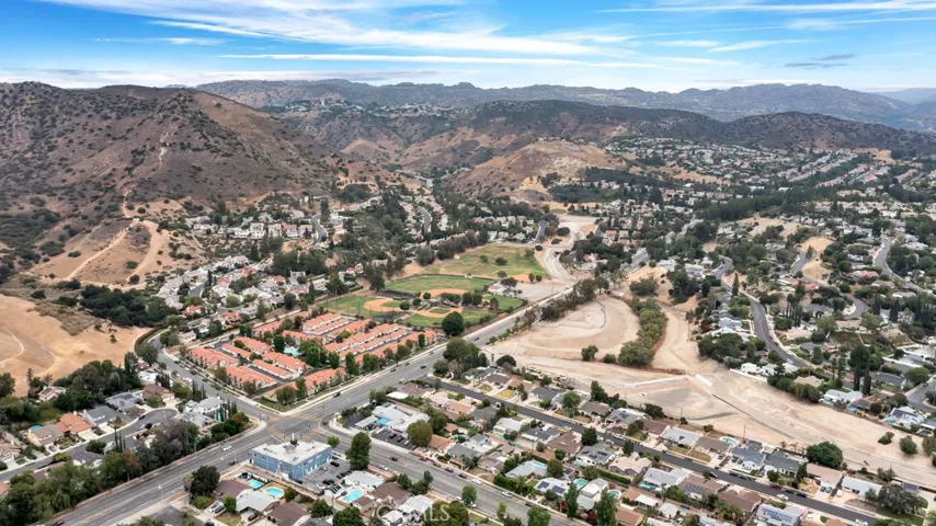 24336 Hartland Street, West Hills, California 91307