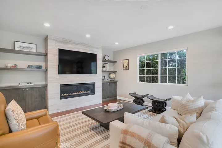 24336 Hartland Street, West Hills, California 91307