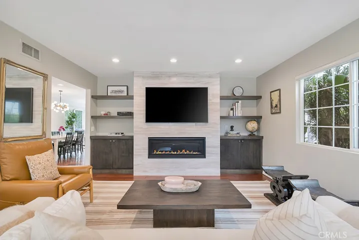 24336 Hartland Street, West Hills, California 91307