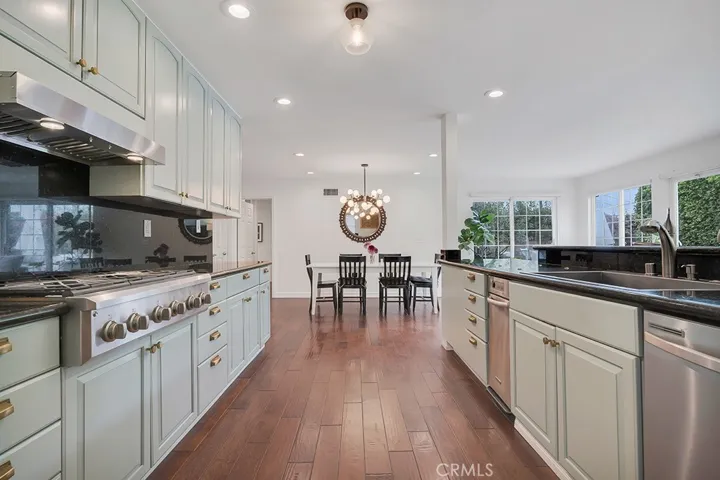 24336 Hartland Street, West Hills, California 91307
