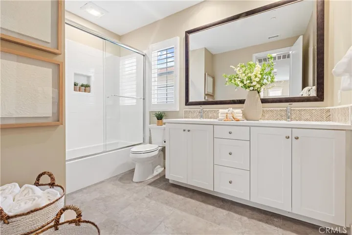 125 Della, Irvine, California 92602
