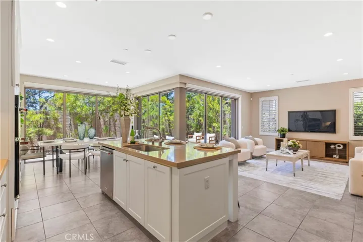 125 Della, Irvine, California 92602