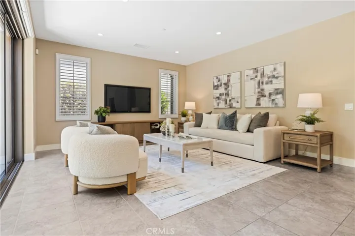 125 Della, Irvine, California 92602