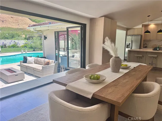 Seamless indoor outdoor living - view from dining room