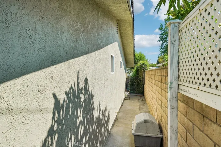 17316 Hawthorne Avenue, Fontana, California 92335