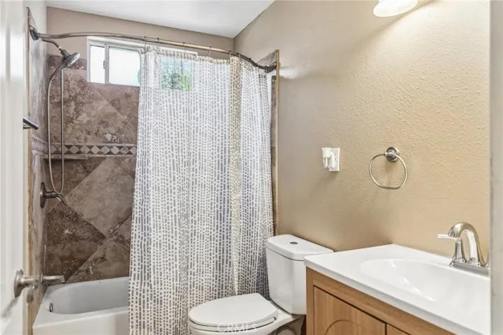 17316 Hawthorne Avenue, Fontana, California 92335