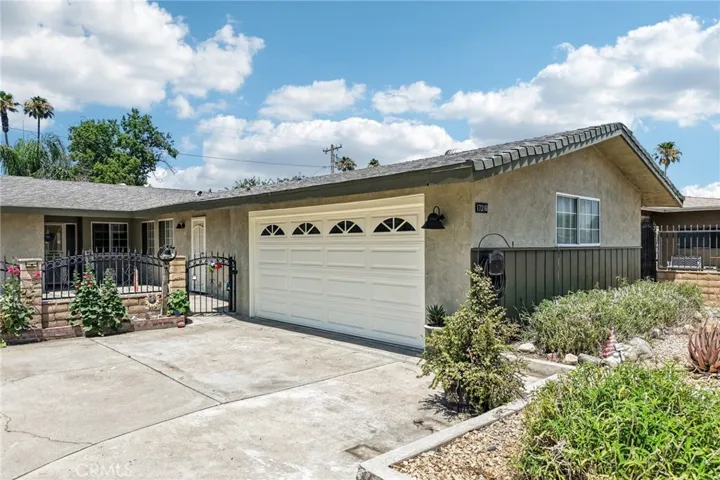 17316 Hawthorne Avenue, Fontana, California 92335