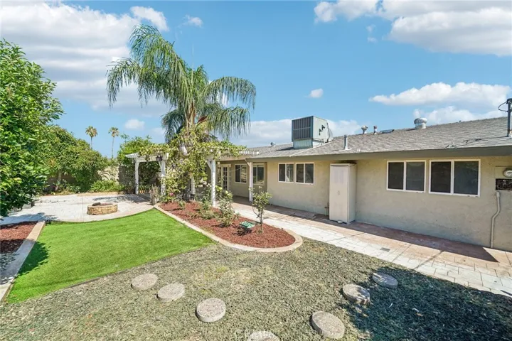 17316 Hawthorne Avenue, Fontana, California 92335