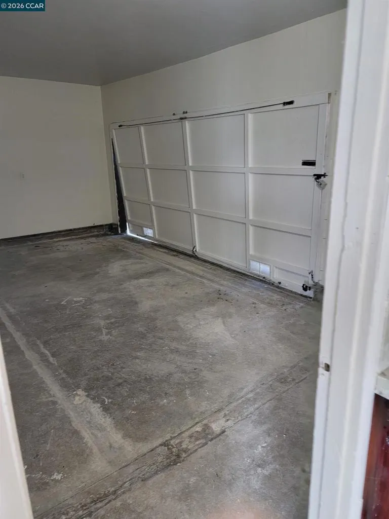 GARAGE DOOR