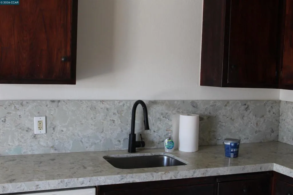 KITCHEN SINK