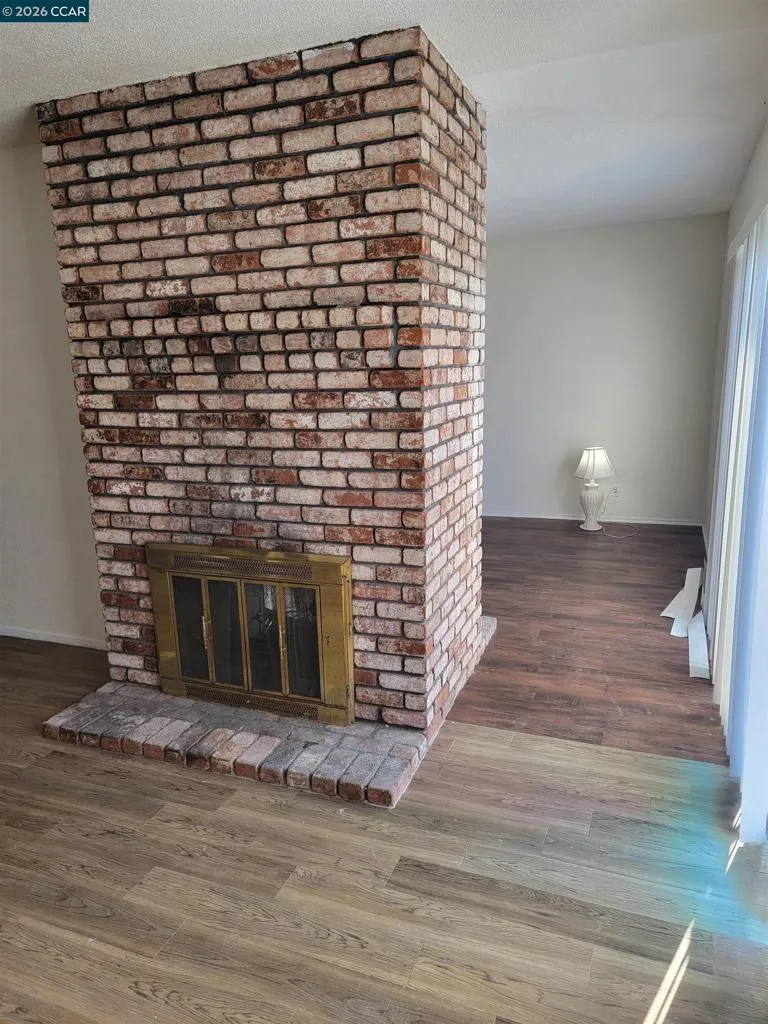 DUAL SIDED FIREPLACE IN KITCHEN