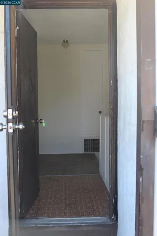 ENTRANCE LANDING